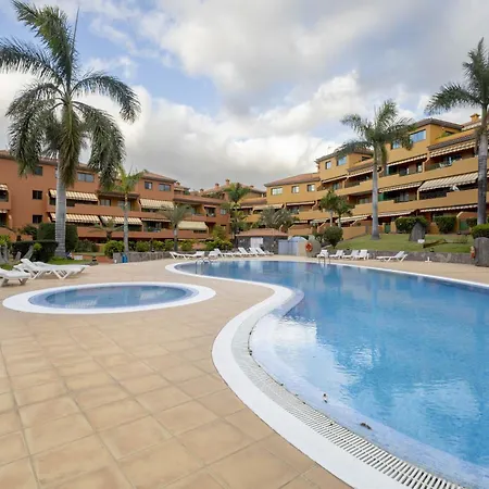 Vivienda Con Piscina En