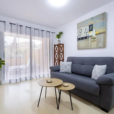 Vivienda Con Piscina En